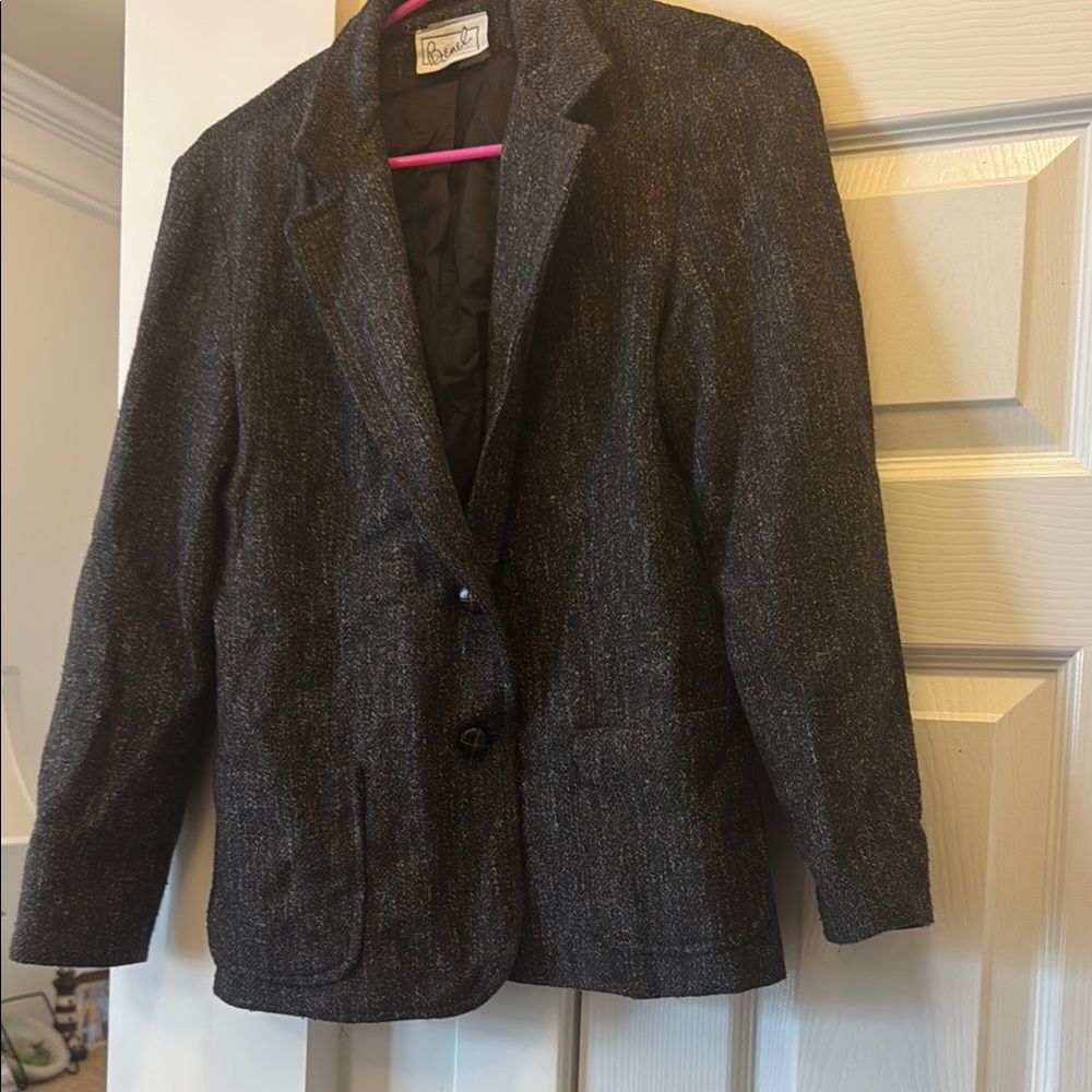 Benel black with white Blazer